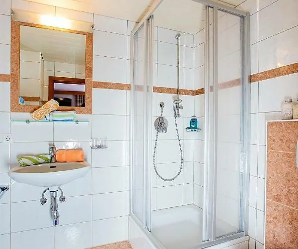 Haus Alois Bed & Breakfast 3*